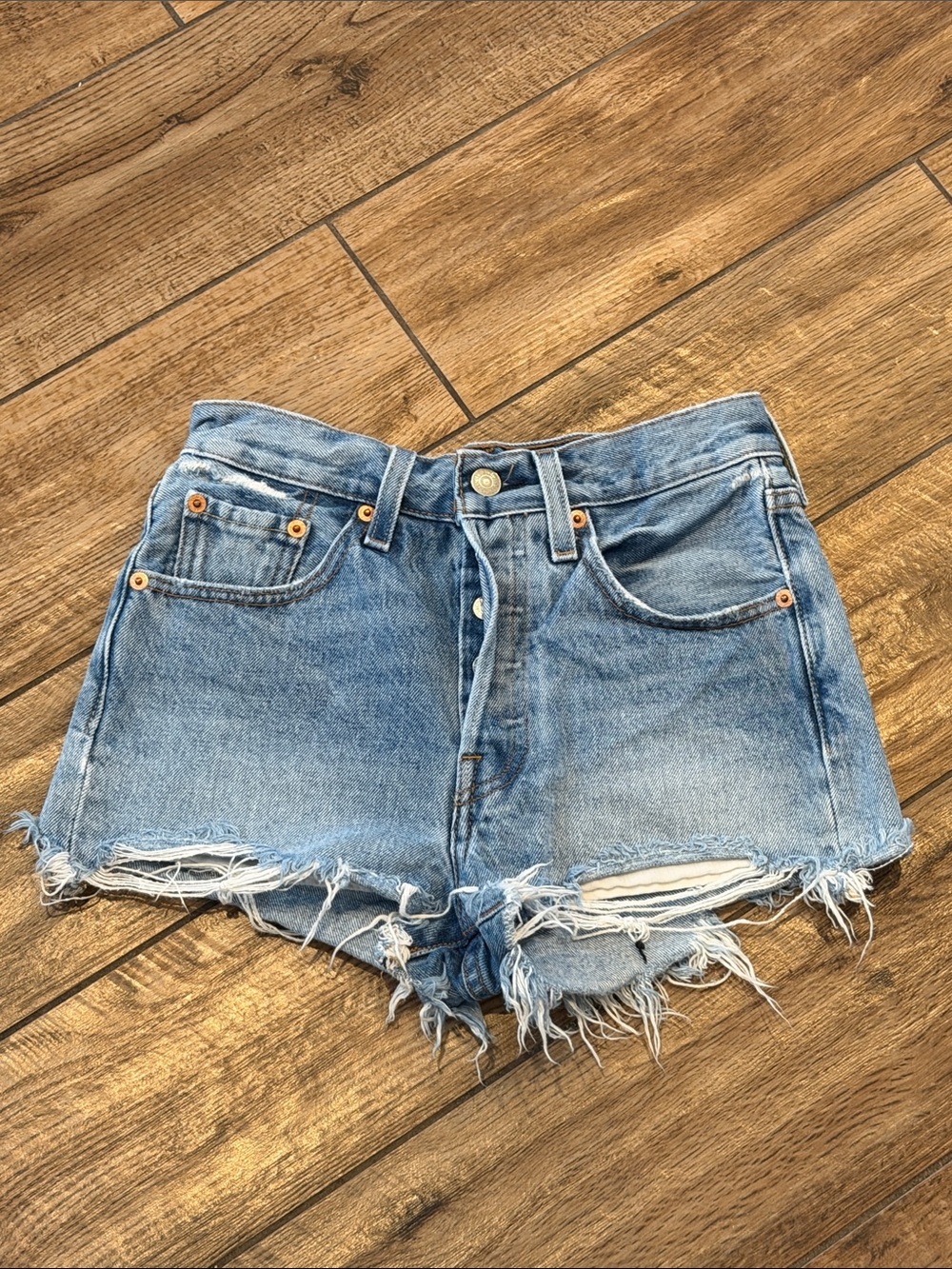 Levi’s 501 Original High-Rise Denim Cutoff Shorts – W24 (2” Inseam)